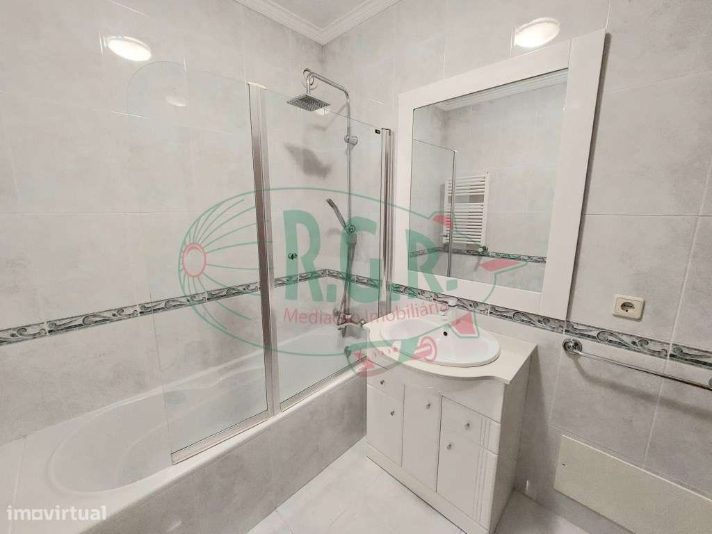 T2 PRONTO A HABITAR | Suite | Garagem Fechada-20