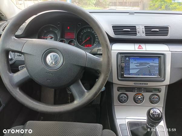 Volkswagen Passat 1.9 TDI Comfortline - 5