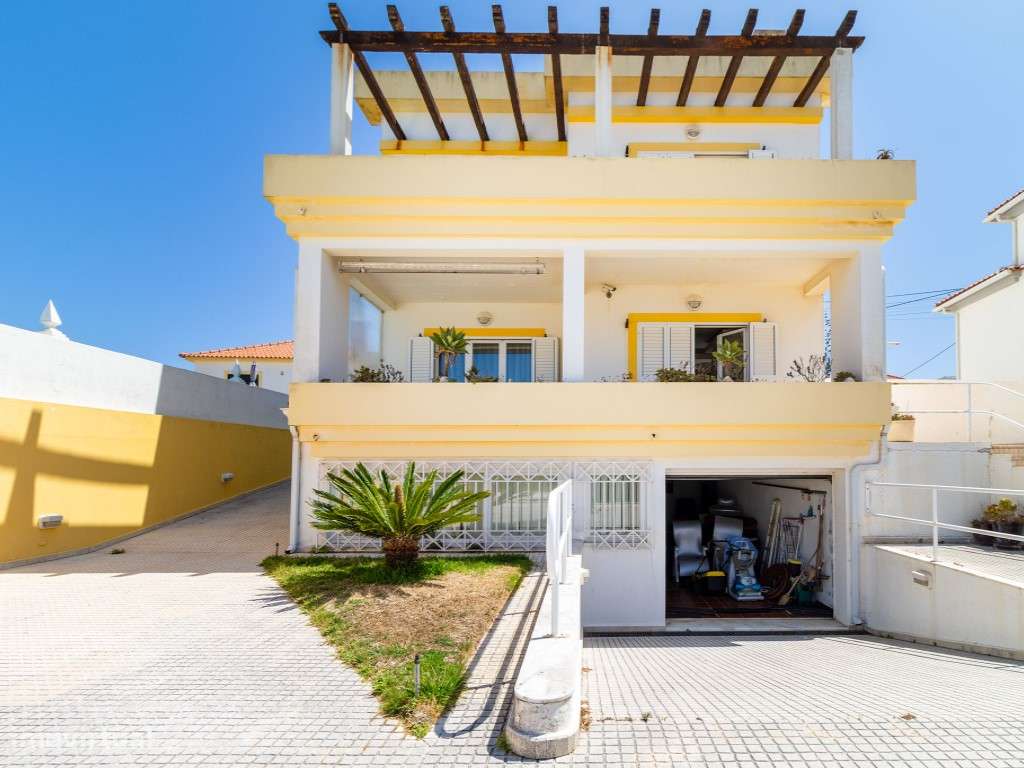 Moradia exclusiva com vista mar deslumbrante, piscina e localização...-8