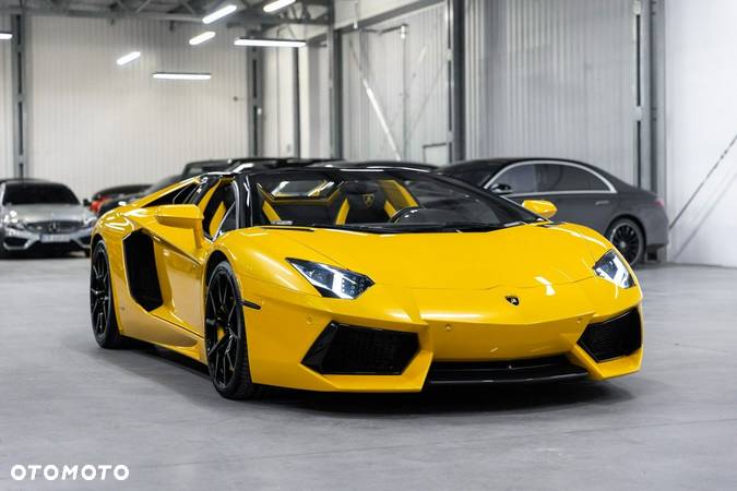 Lamborghini Aventador Roadster LP700-4 - 4