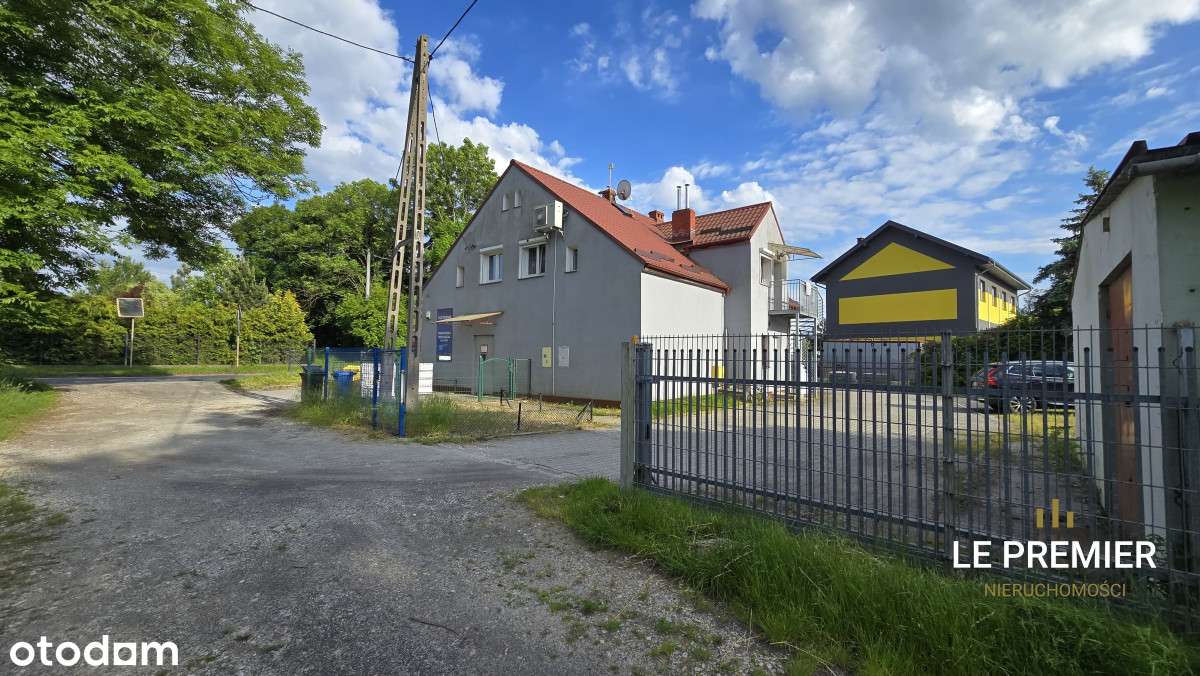 Dom z lokalem usługowym i magazynem – Małomicka-8