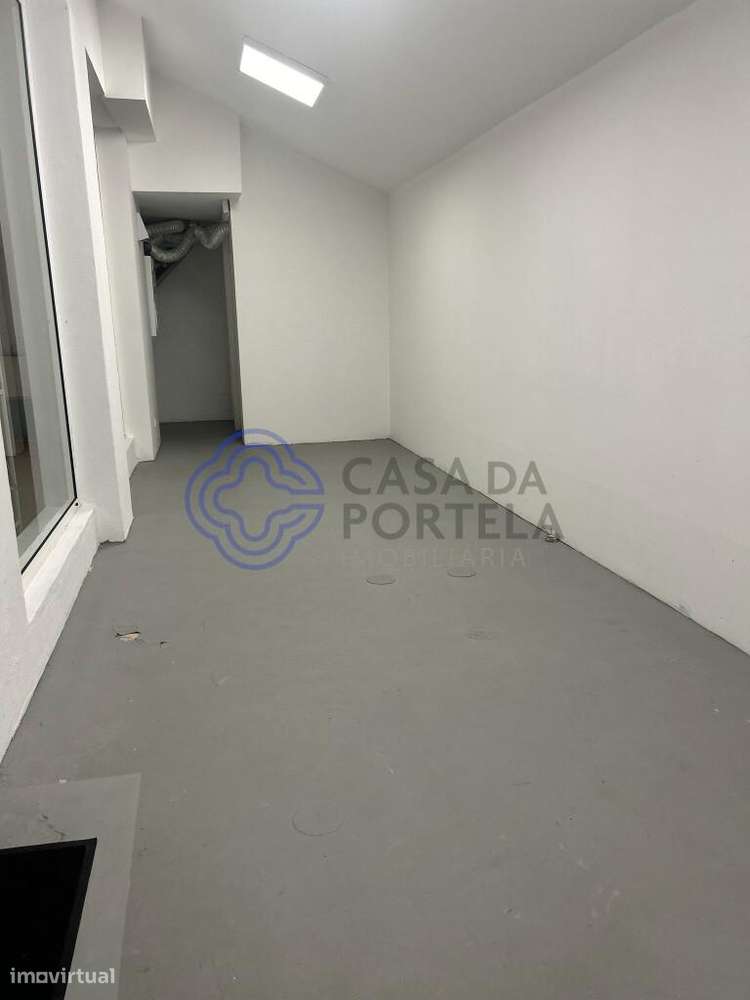 Escritório /Loja Premium nas Avenidas Novas para venda com 2 andares d-30