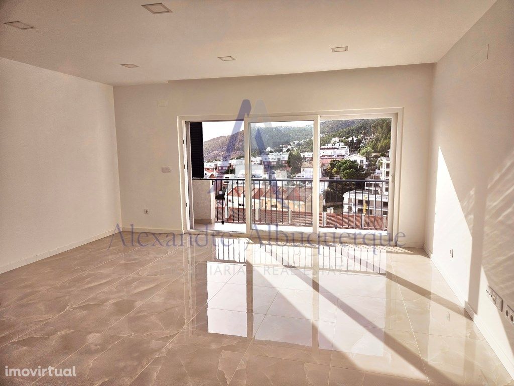 Apartamento T1 com varanda e vista Mar.