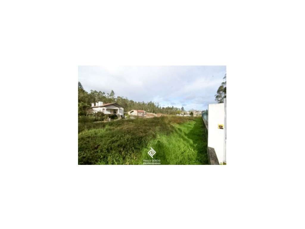 Terreno situado na Freguesia de Argoncilhe, com área total de 3400m... - Grande imagem: 4/15