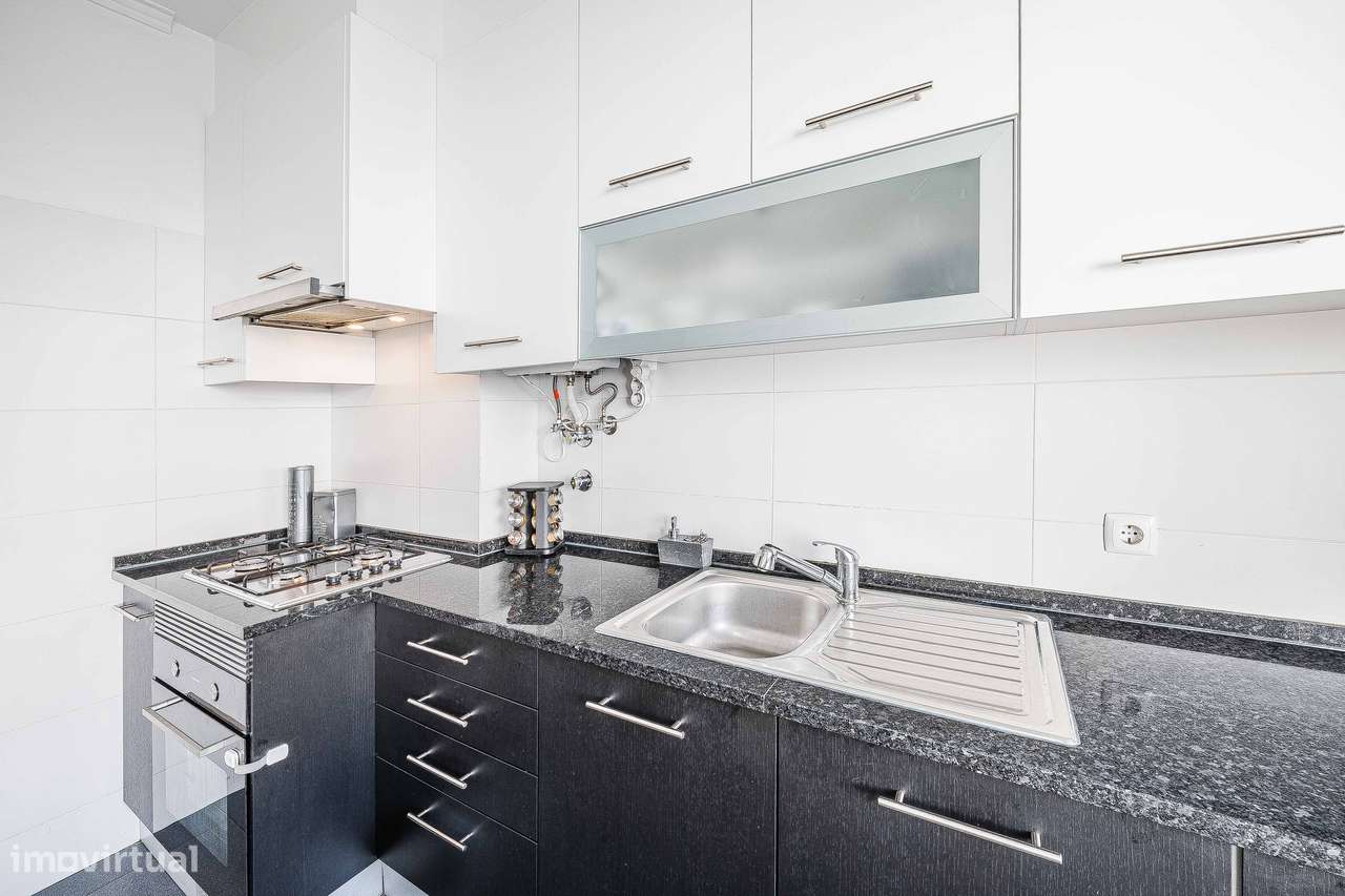 T2 totalmente remodelado no Cacém - Grande imagem: 2/41