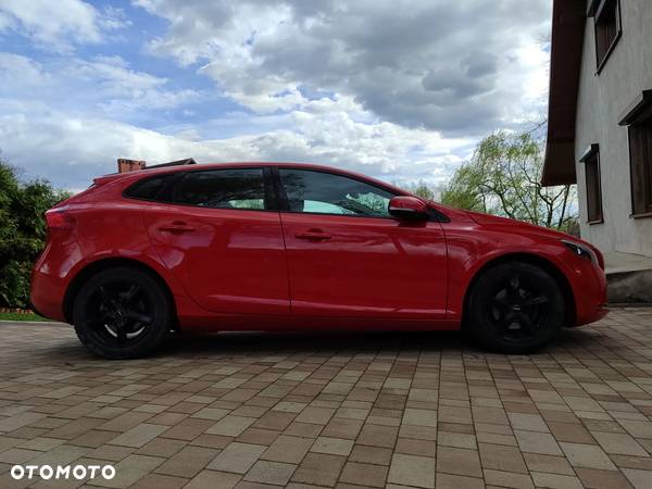 Volvo V40 D2 Drive-E Momentum - 11