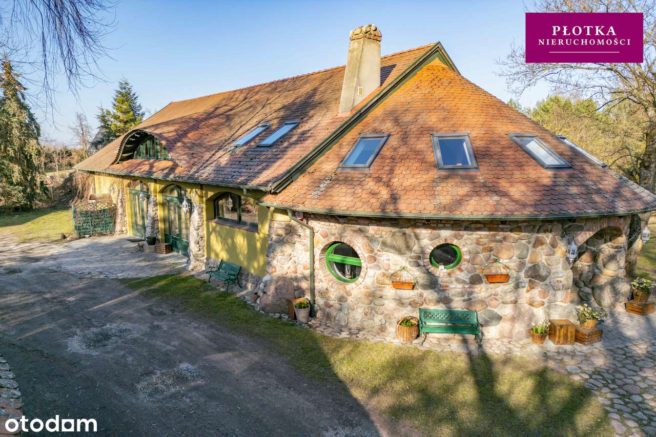 Dom z oranżerią z kominkiem ze stawem i altaną, wraz z domem weselnym-0