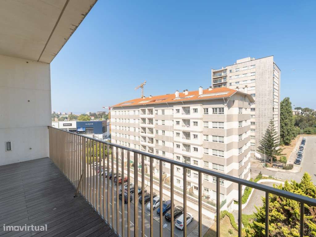 Apartamento T2 com varandas e garagem-16