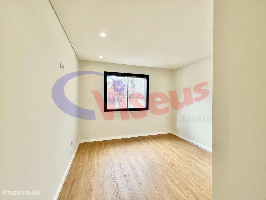 Apartamento T3 Penthouse Coimbrões-20