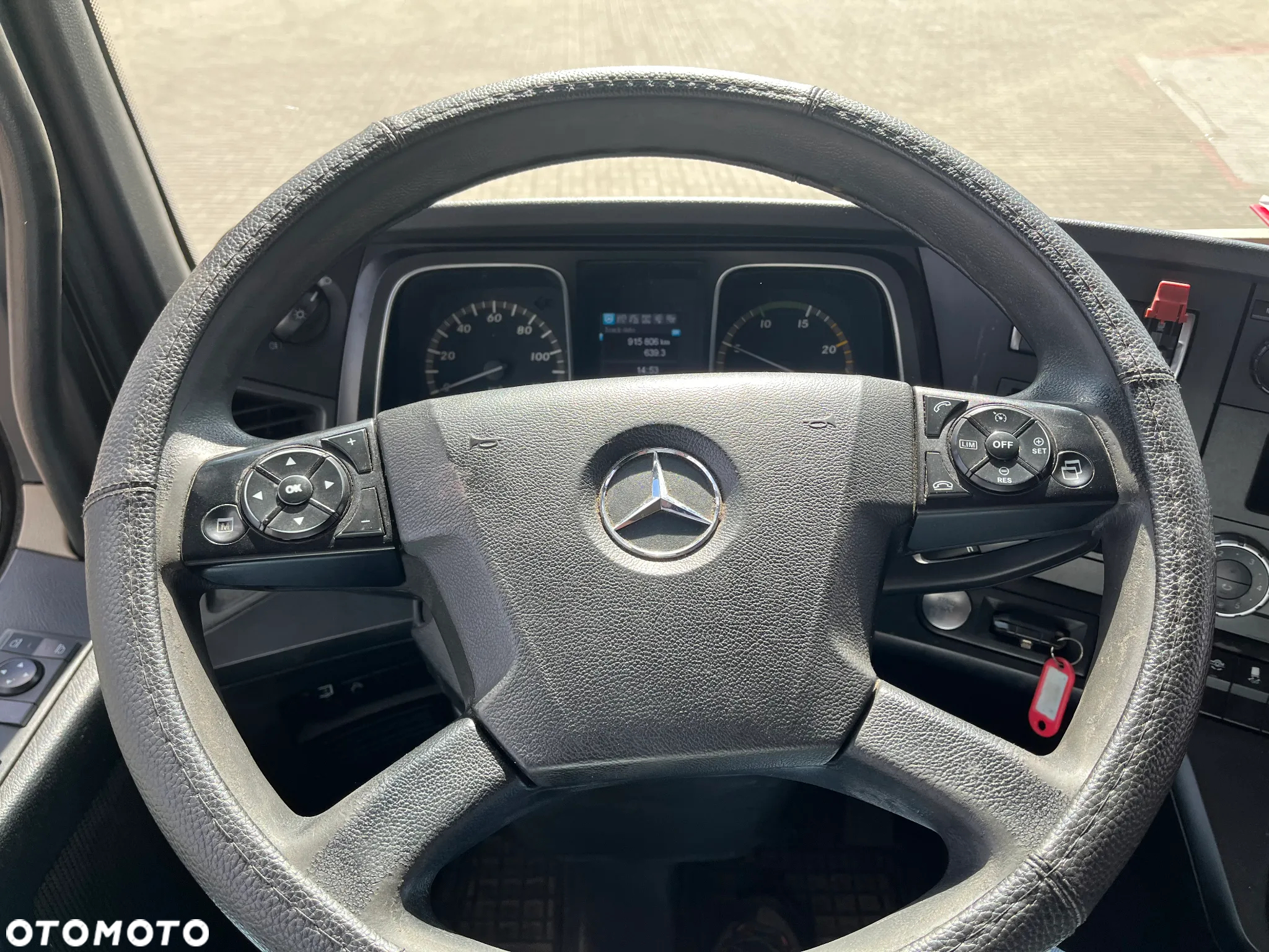 Mercedes-Benz Actros - 11