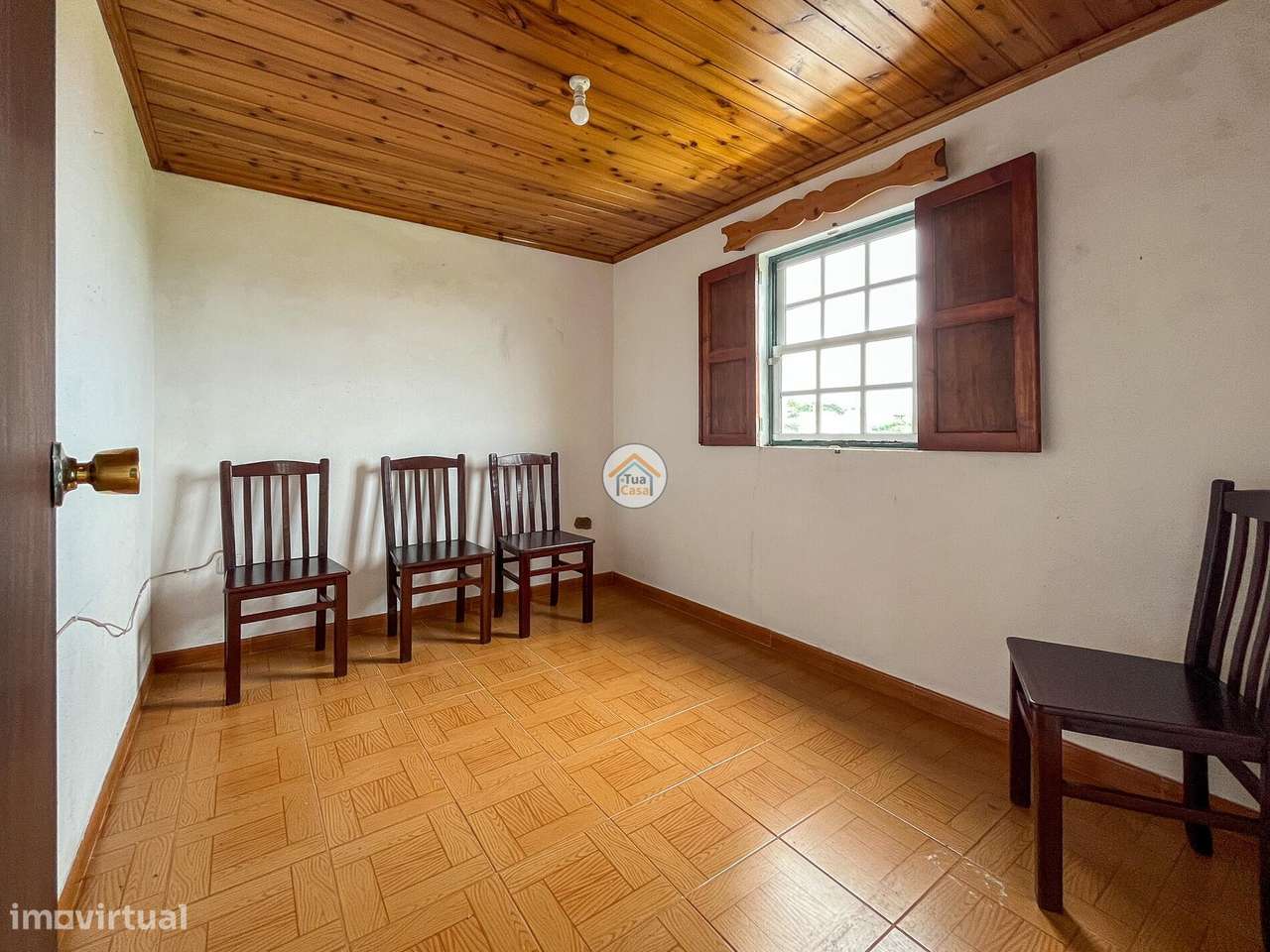 Casa de rés-do-chão e 1º andar destinada a habitação e quintal - Fajã - Grande imagem: 4/16