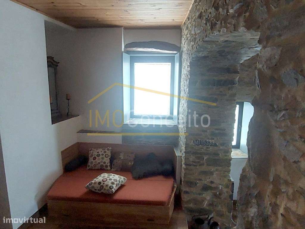 Alojamento local|| Moradia T3|| 2 pisos|| Castanheira de pera||-20