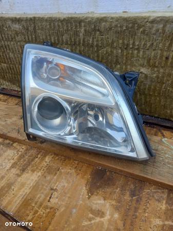 OPEL VECTRA C 02-05 LAMPA PRAWA - 1