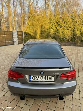 BMW Seria 3 335i Coupe - 9