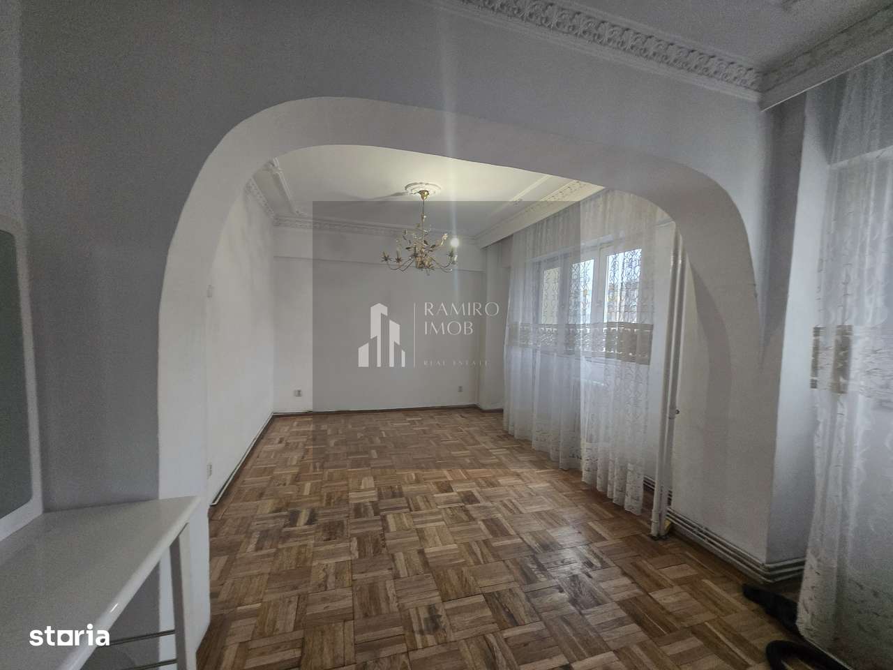 Apartament 4 camere/ 2 bai 104 mp Bulevardul Chisinau/Mega Mall