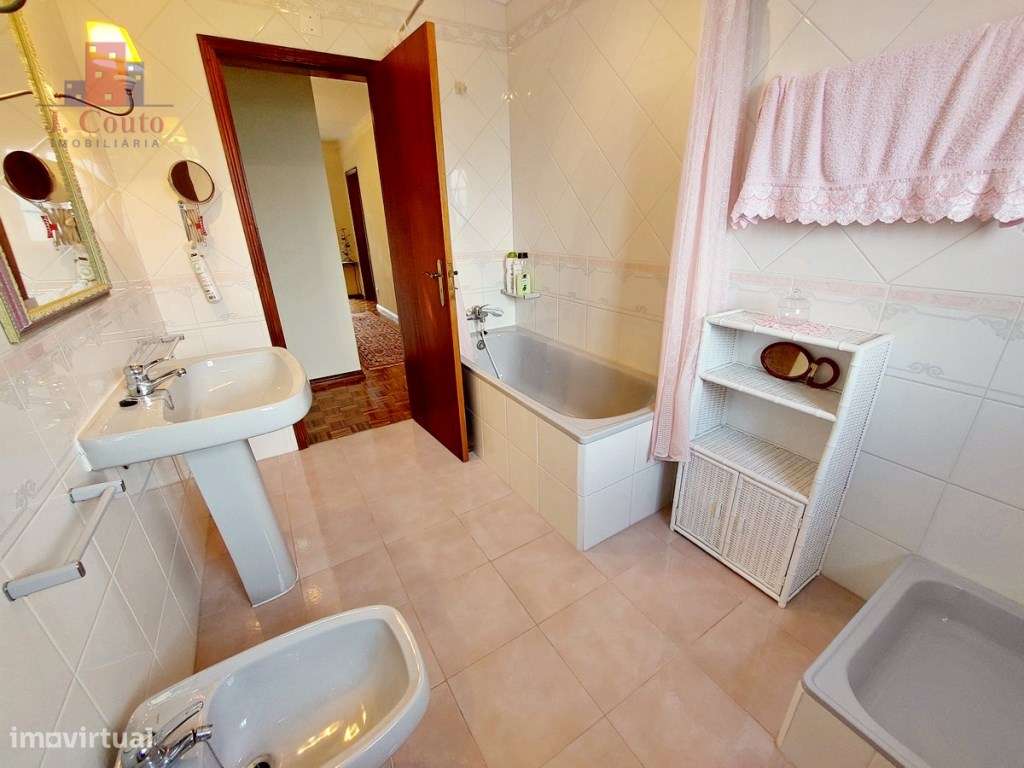 Quintinha com 14.000m2 de terreno com mina de água e árvores de fruto.-27