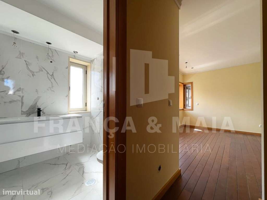 Moradia T3 Renovada com Áreas Excepcionais e Potencial até T5 em Pe...-29