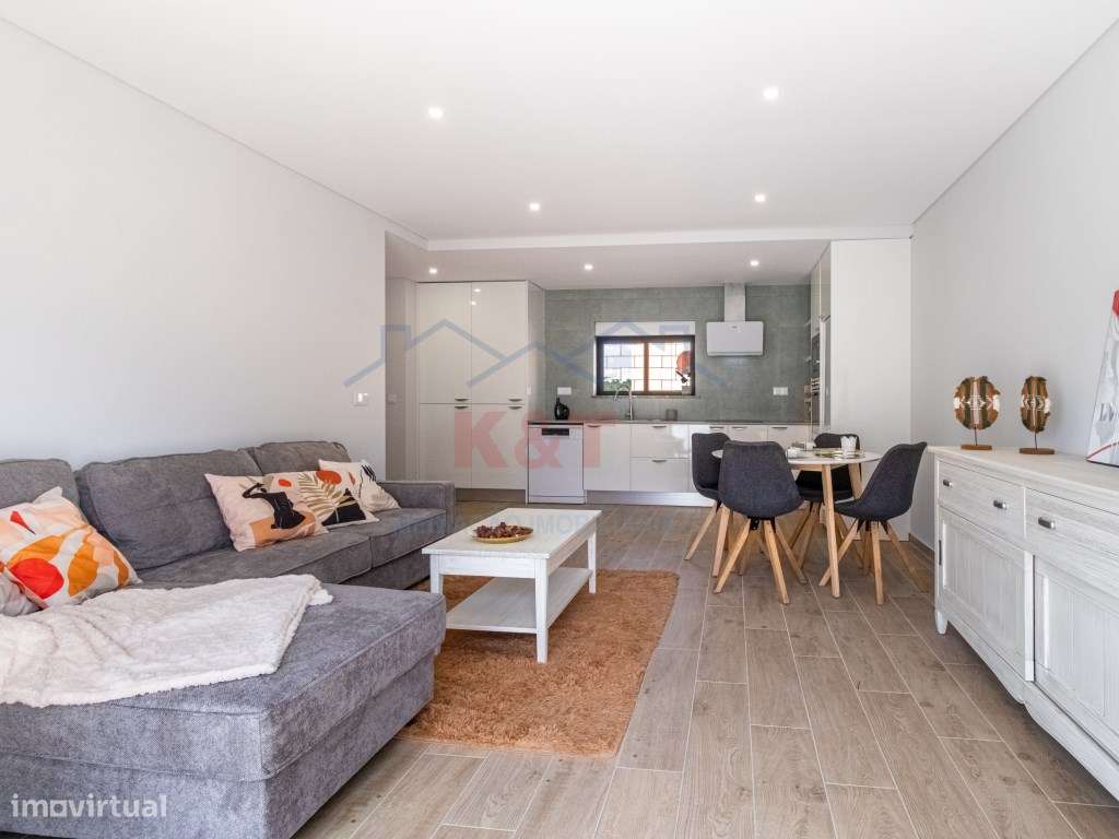 T2 na Praia da Rocha totalmente Remodelado-9