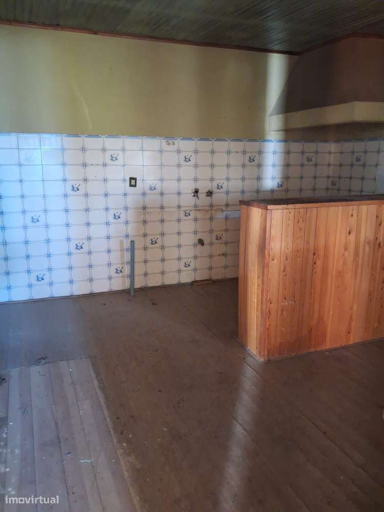 2 Moradias para Remodelação em Cernache-21