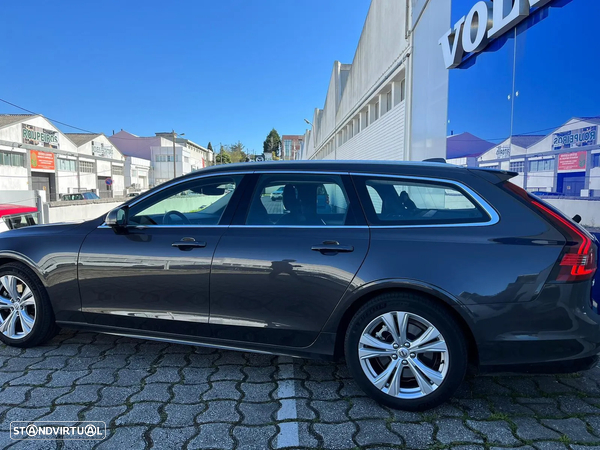 Volvo V90 2.0 B4 Momentum Plus Geartronic - 4