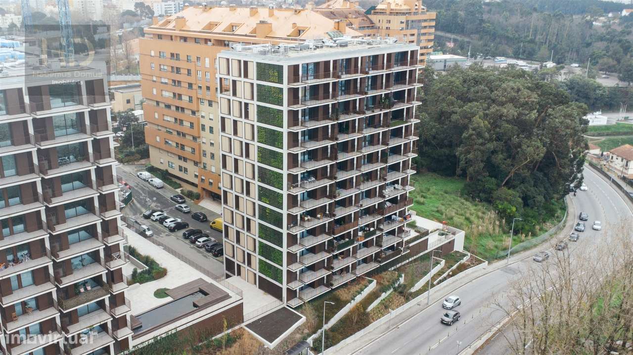 Apartamento T4 com vistas de mar e rio-35