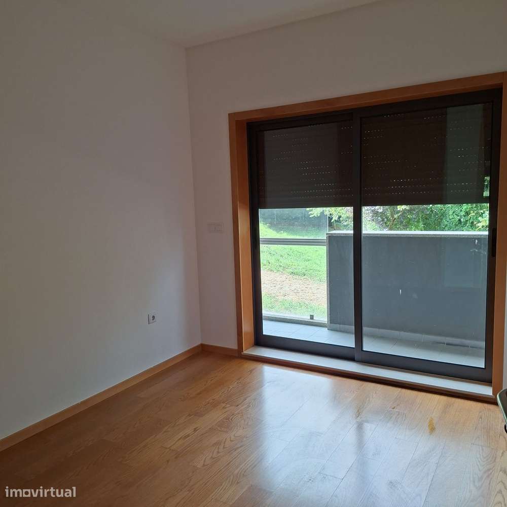 Apartamento T3 com Lugar Garagem-9
