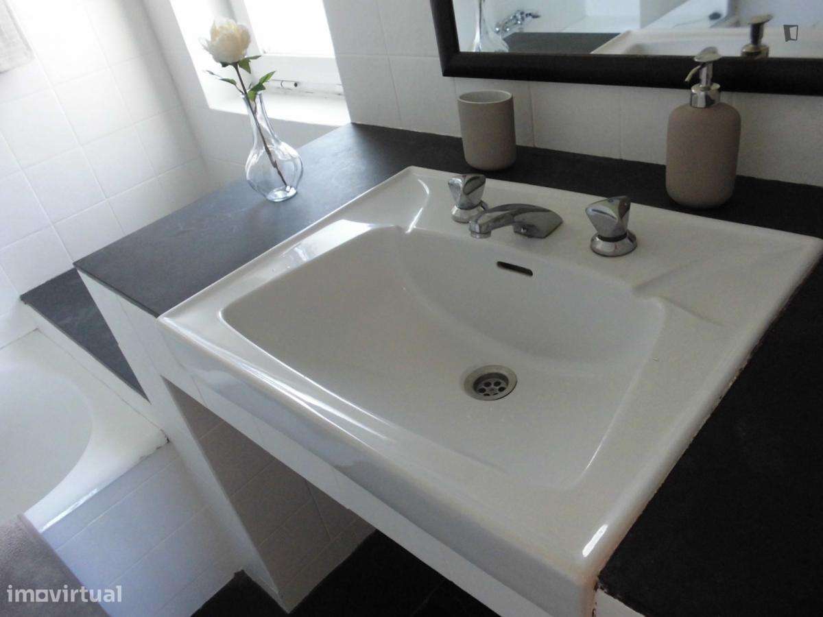 Quarto - localizado em Paço de Arcos Lisbon - Grande imagem: 3/17