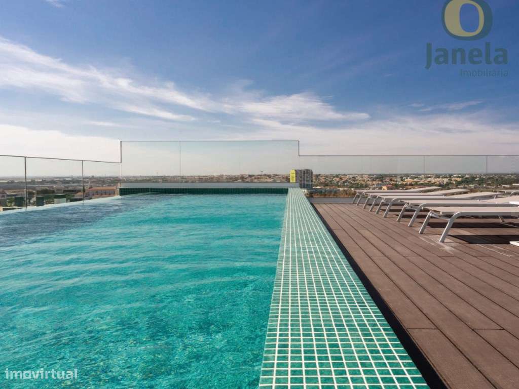 INSPIRADOR Apartamento NOVO, com piscina, garagem e grande varanda,... - Grande imagem: 1/43