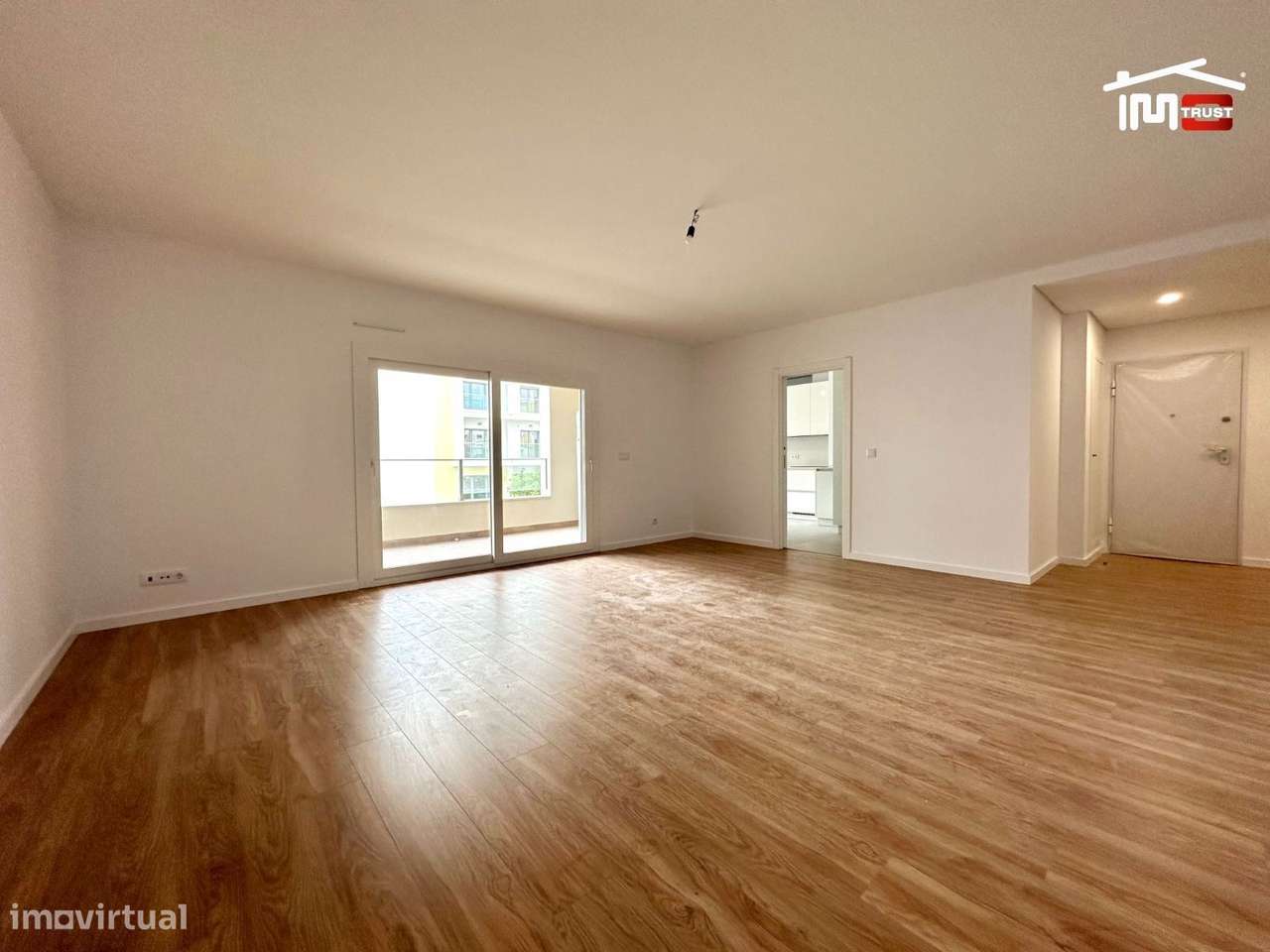 Incrível Apartamento T3 com Parqueamento - Grande imagem: 2/31