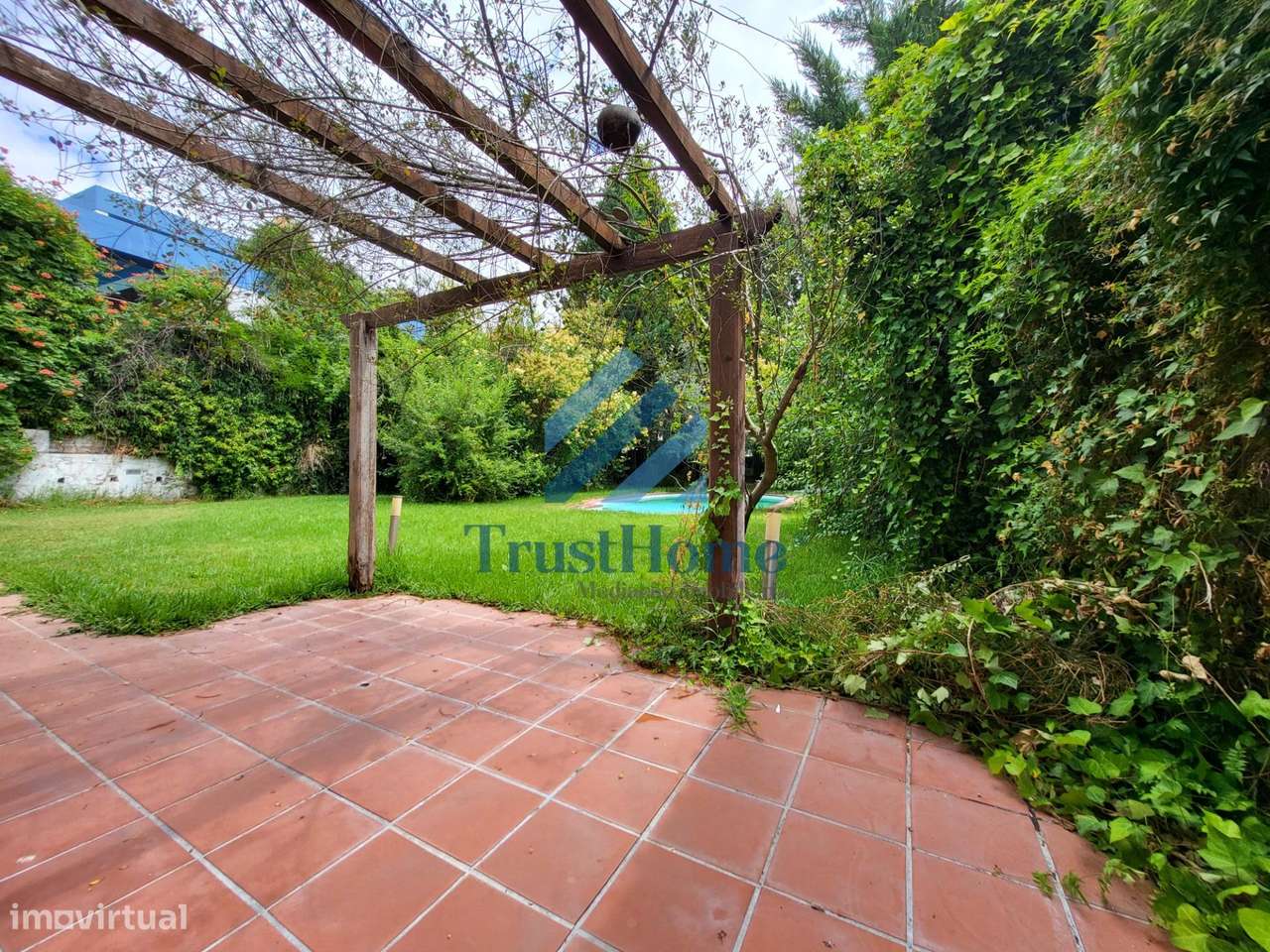 MoradiaV5 com jardim, piscina e ginásio no centro de Coruche-52