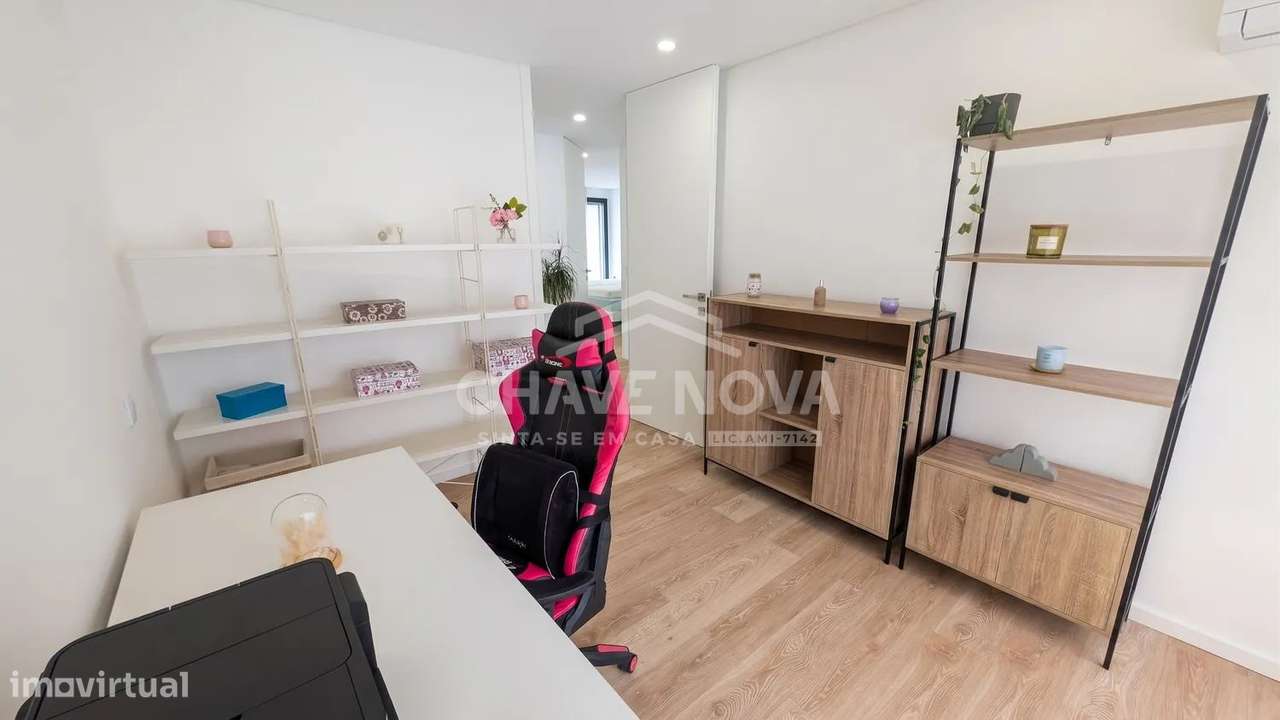 Apartamento T3 c/ Terraço (77.35m2) e Garagem Box em Mafamude-2
