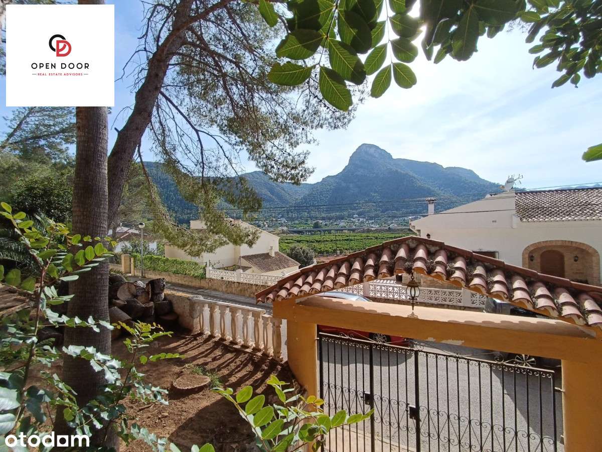 Śródziemnomorska willa marzeń z widokiem na góry-0