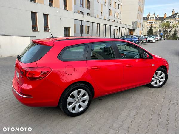 Opel Astra 1.6 Turbo Design Edition - 7