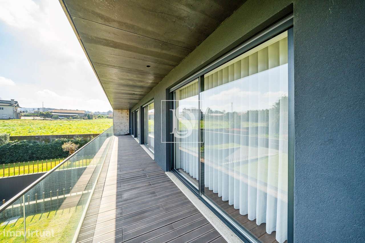 Apartamento T4 de Luxo, no Mira Rio 3, em Barcelinhos-51