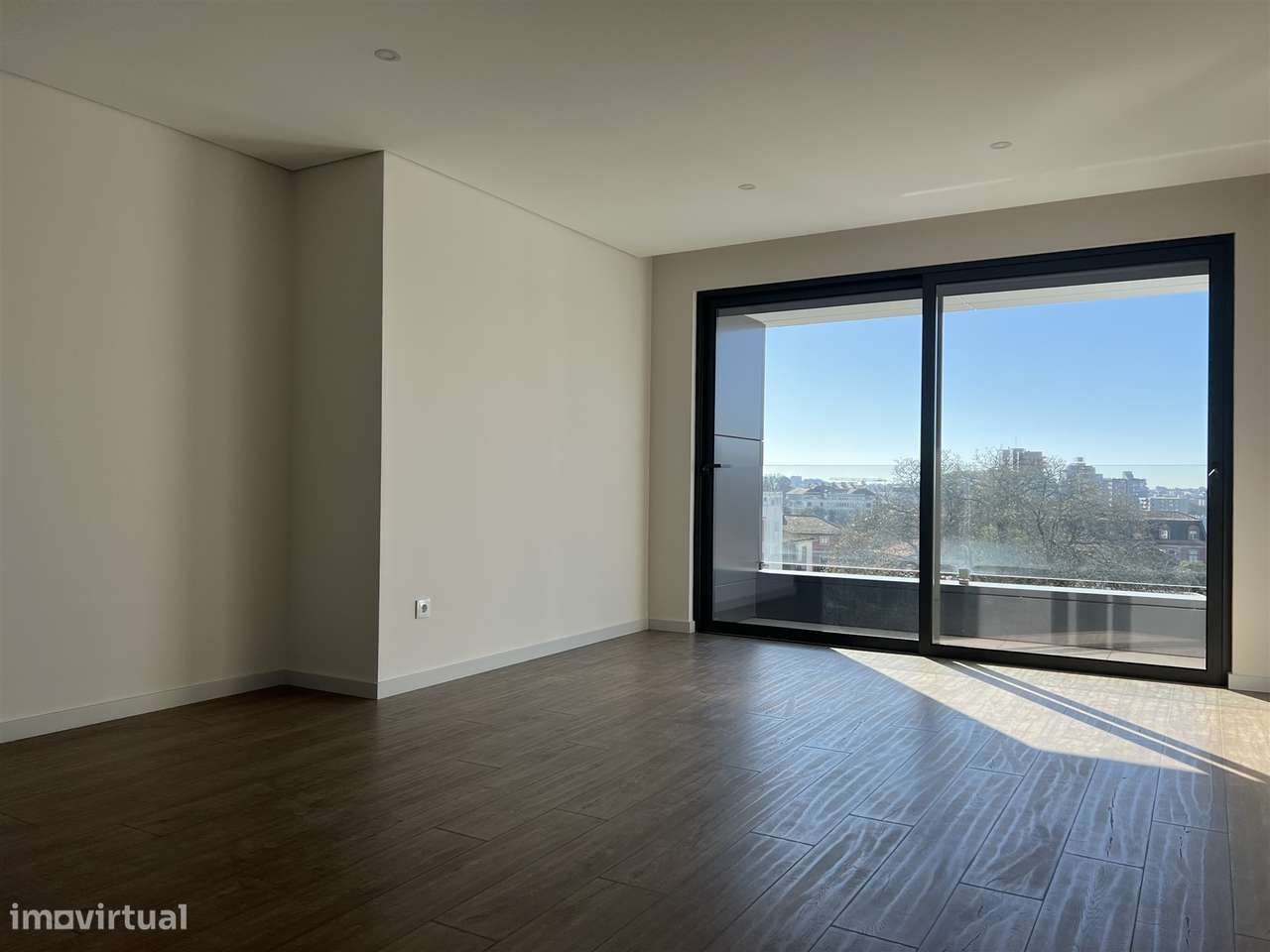 T3 novo junto à Rotunda da Boavista - Grande imagem: 2/23