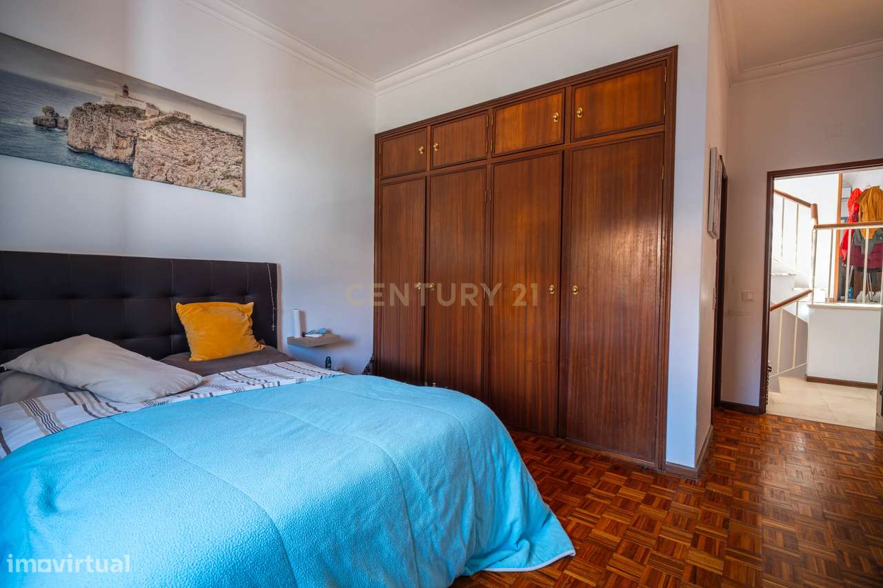 Espetacular Moradia em Cascais com Jardim e Piscina-17