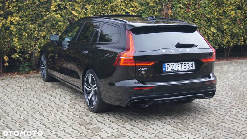 Volvo V60 D4 R-Design - 8