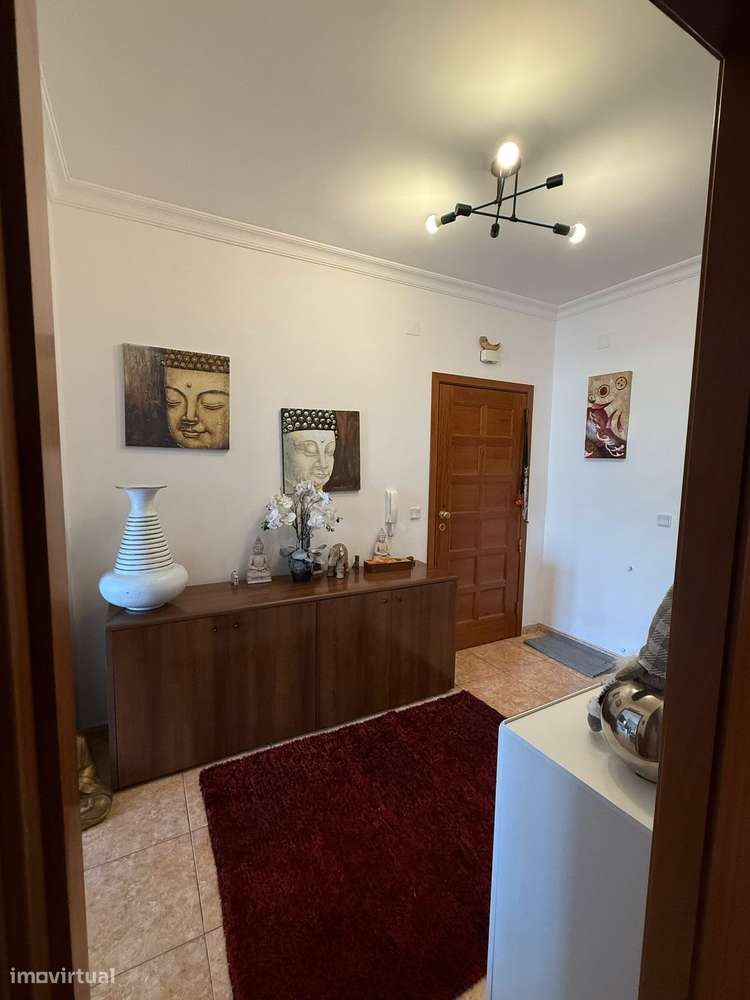 Apartamento T4 Marinha Grande com garagem-2