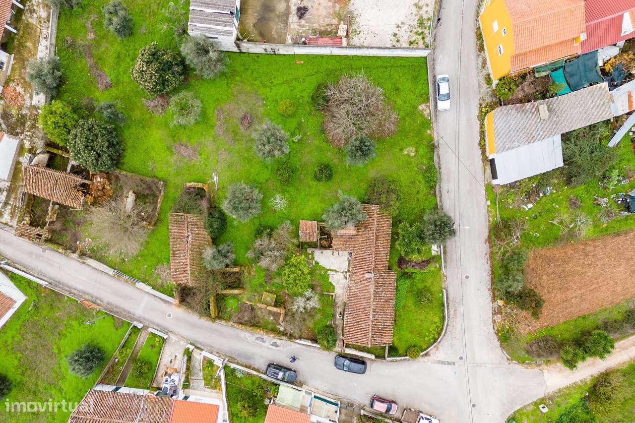 MORADIA | CASAIS DE REVELHOS | ABRANTES | P/ REMODELAÇÃO TOTAL - Grande imagem: 3/51