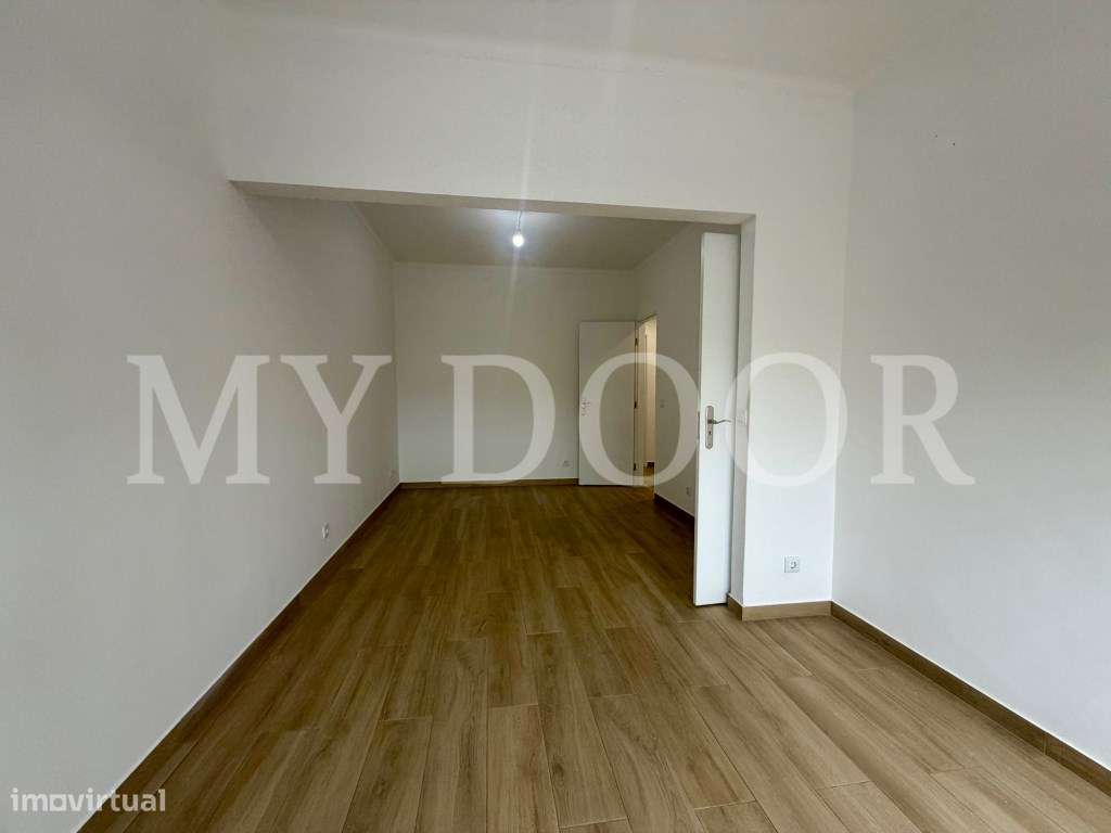 Apartamento p/ Venda - T2 - Barreiro - 2º andar - Central-12