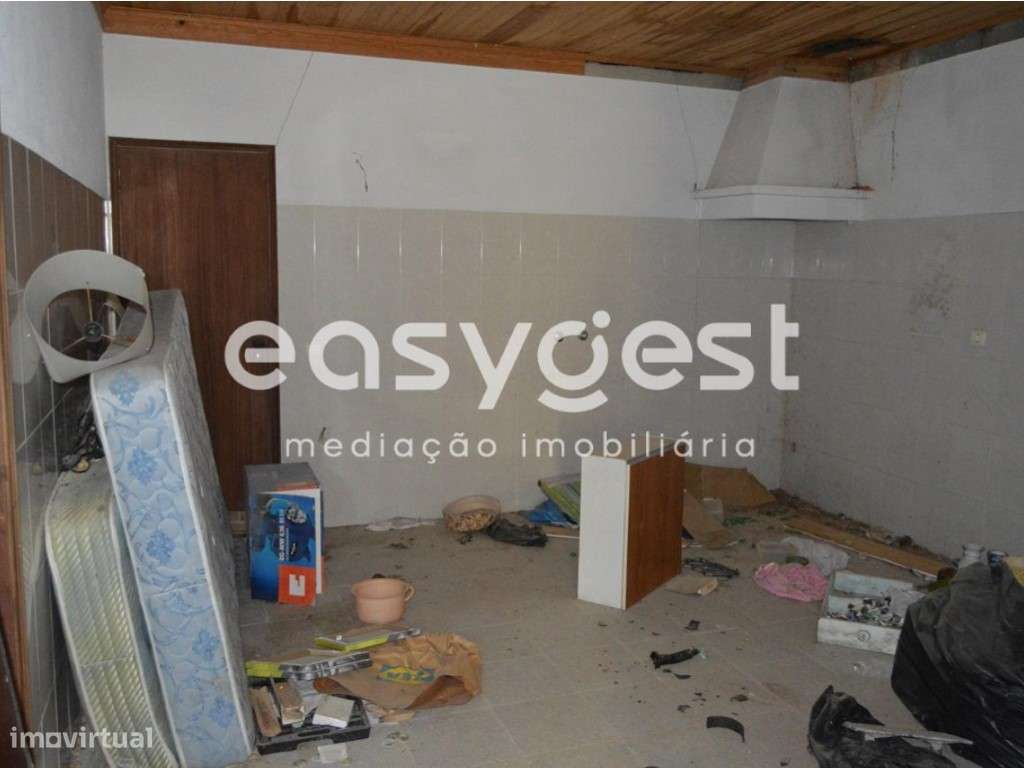 Moradia com Logradouro para reabilitar perto de Torres Novas - Grande imagem: 4/18