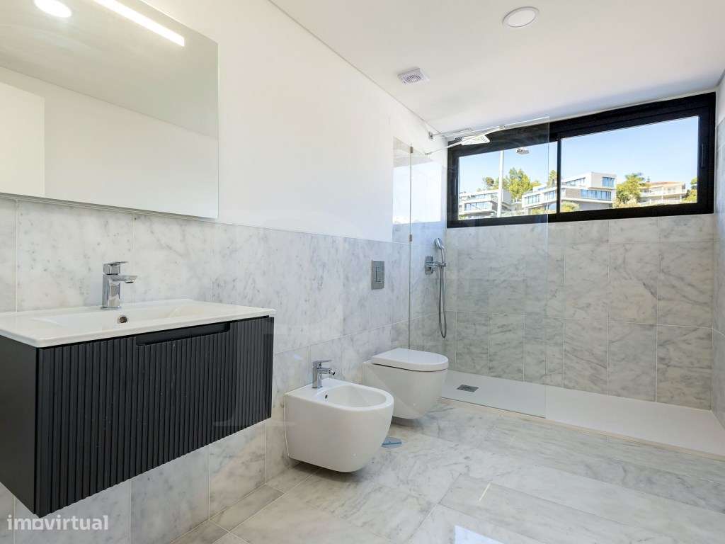 T3 Duplex a estrear com terraços e piscina no Estoril-7
