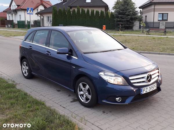 Mercedes-Benz Klasa B 180 (BlueEFFICIENCY) - 2