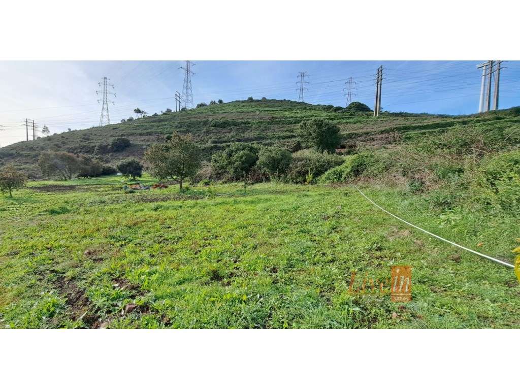Terreno com Furo e Mina de água em Fanhões - Grande imagem: 5/20
