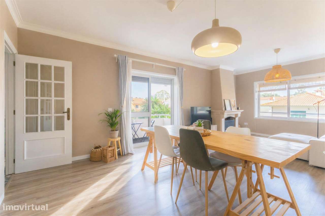 Apartamento T2 com Varanda — Excelente Localização junto ao Metro-1
