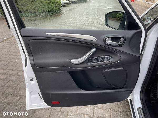 Ford S-Max - 22