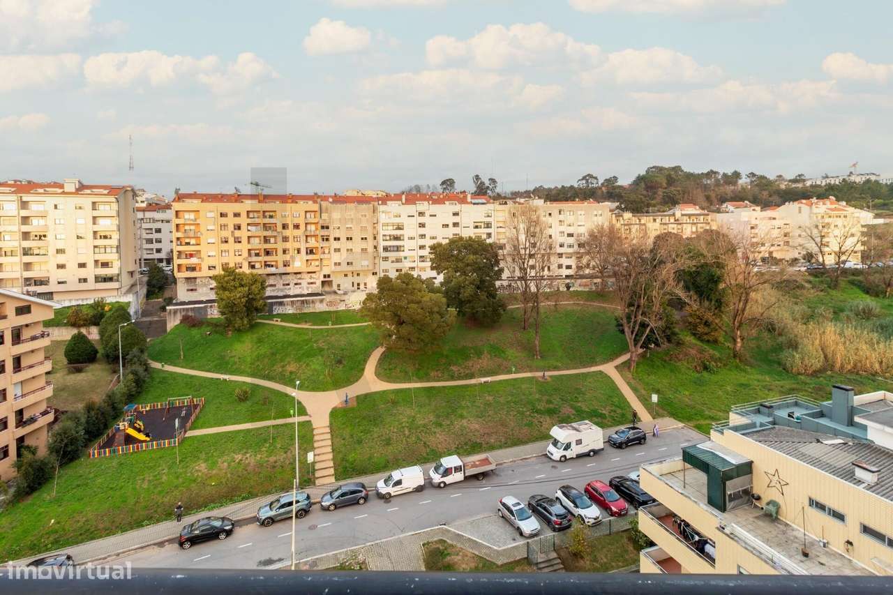 Apartamento T2 em Mafamude – Localização Privilegiada com Vistas Desaf-11