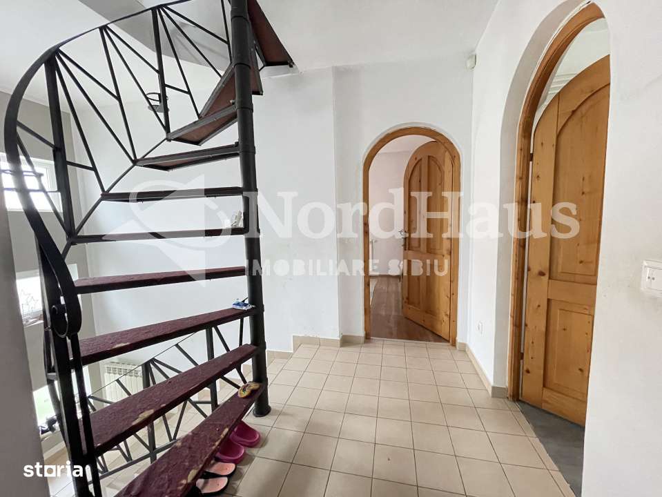 VANZARE CASA MODERNA CU TERASA SI GRADINA - SURA MICA, SIBIU-16