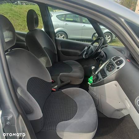 Citroën Xsara Picasso 1.6 Style - 17