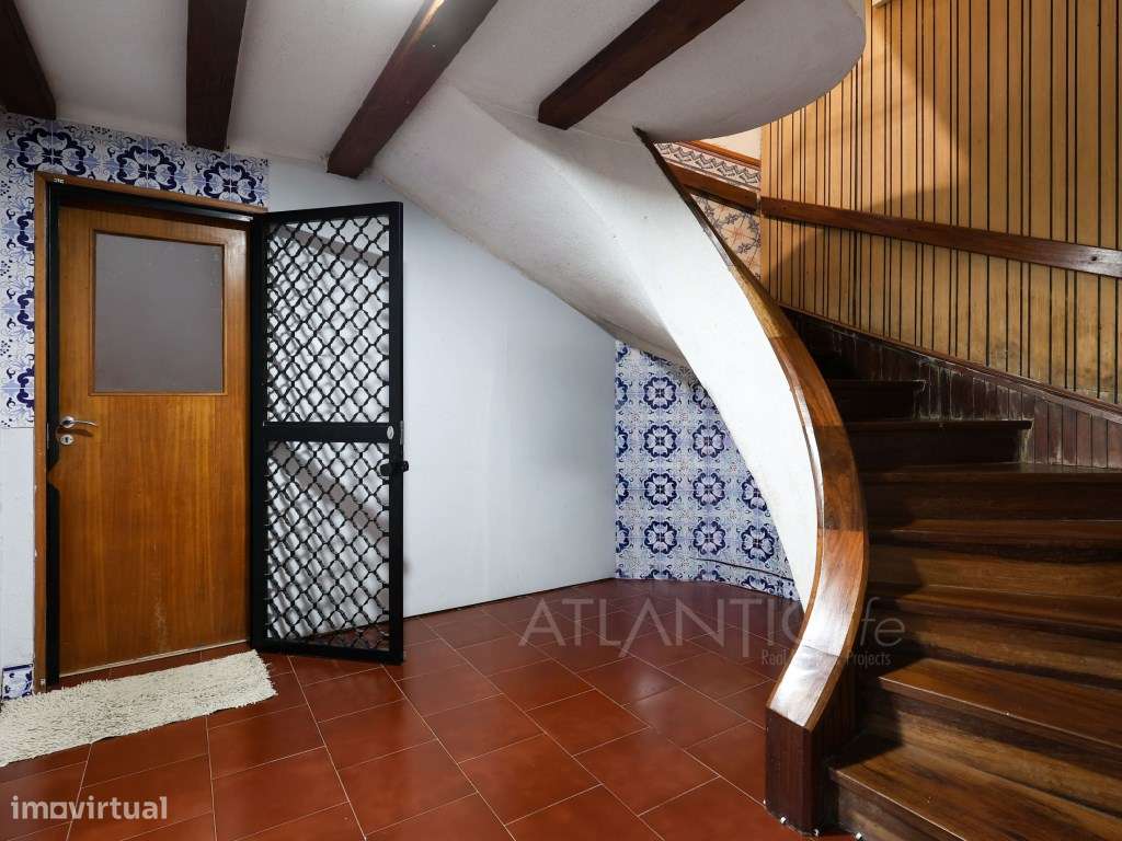 Moradia T6 em Monte Abraão-31